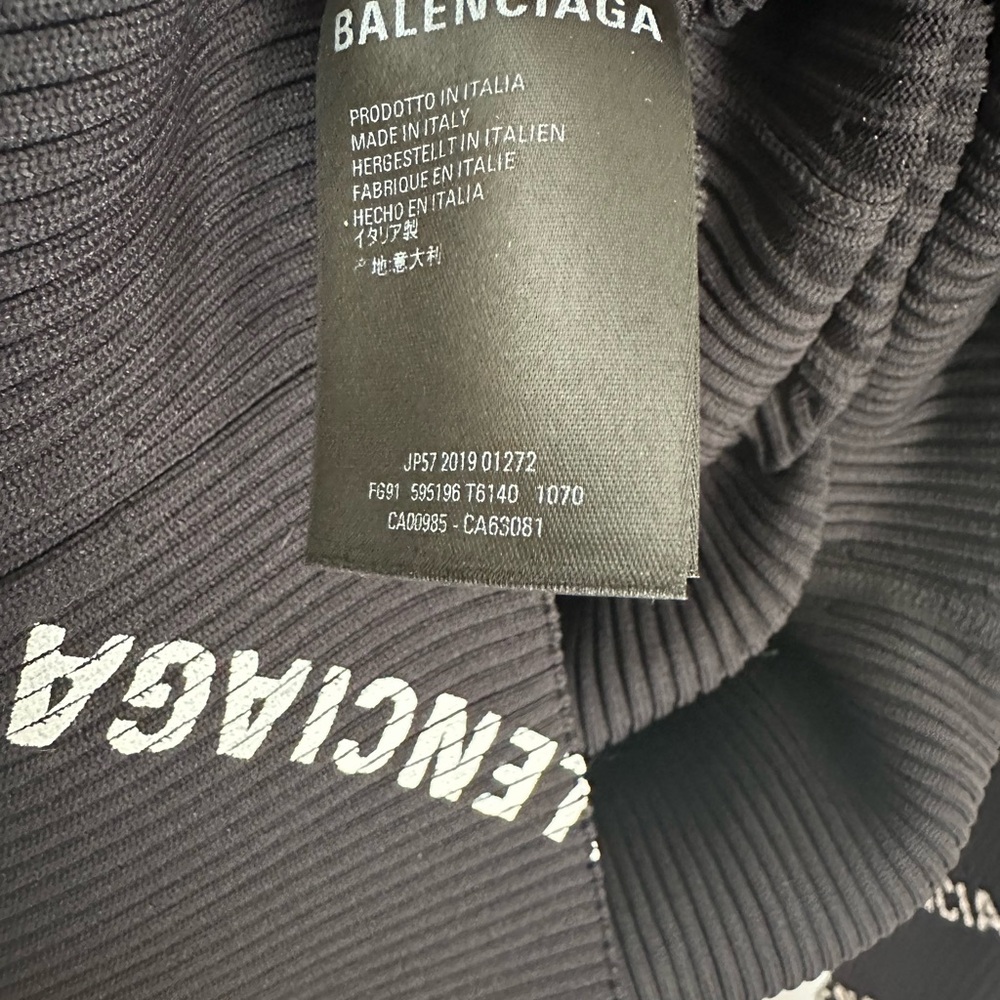 Elegant Balenciaga Black and White Long Sleeve Dress - Picture 6 of 11